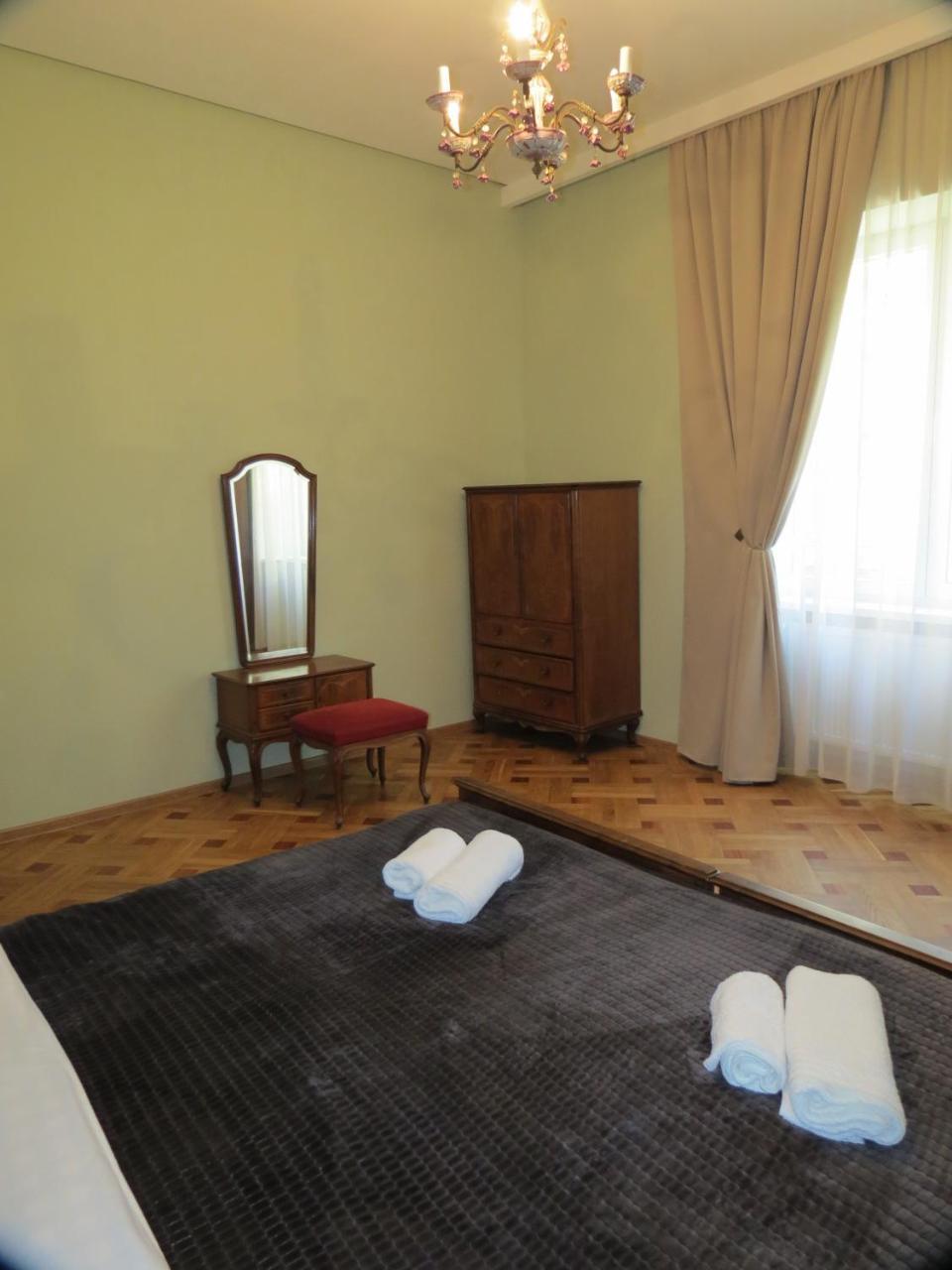 Three Rooms Apartment Tbilisi ภายนอก รูปภาพ