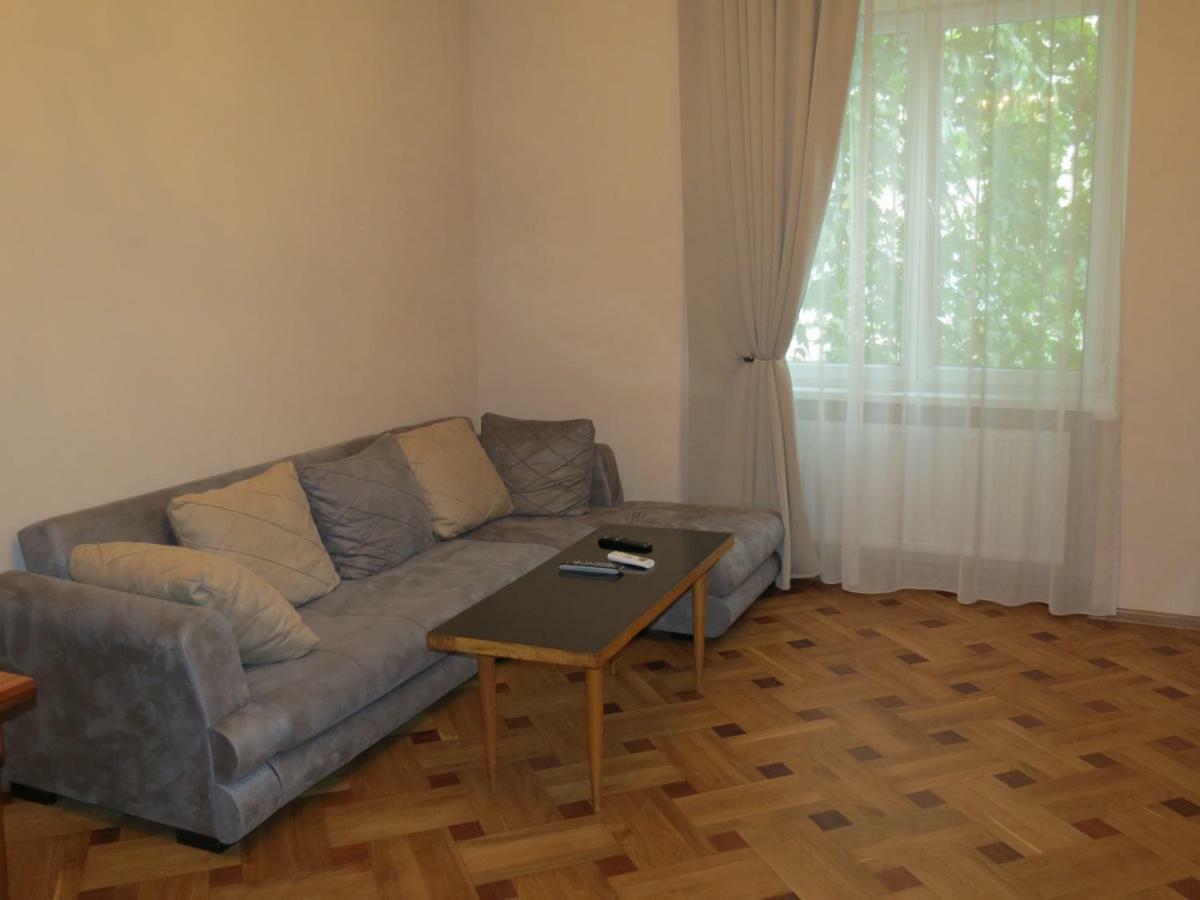 Three Rooms Apartment Tbilisi ภายนอก รูปภาพ
